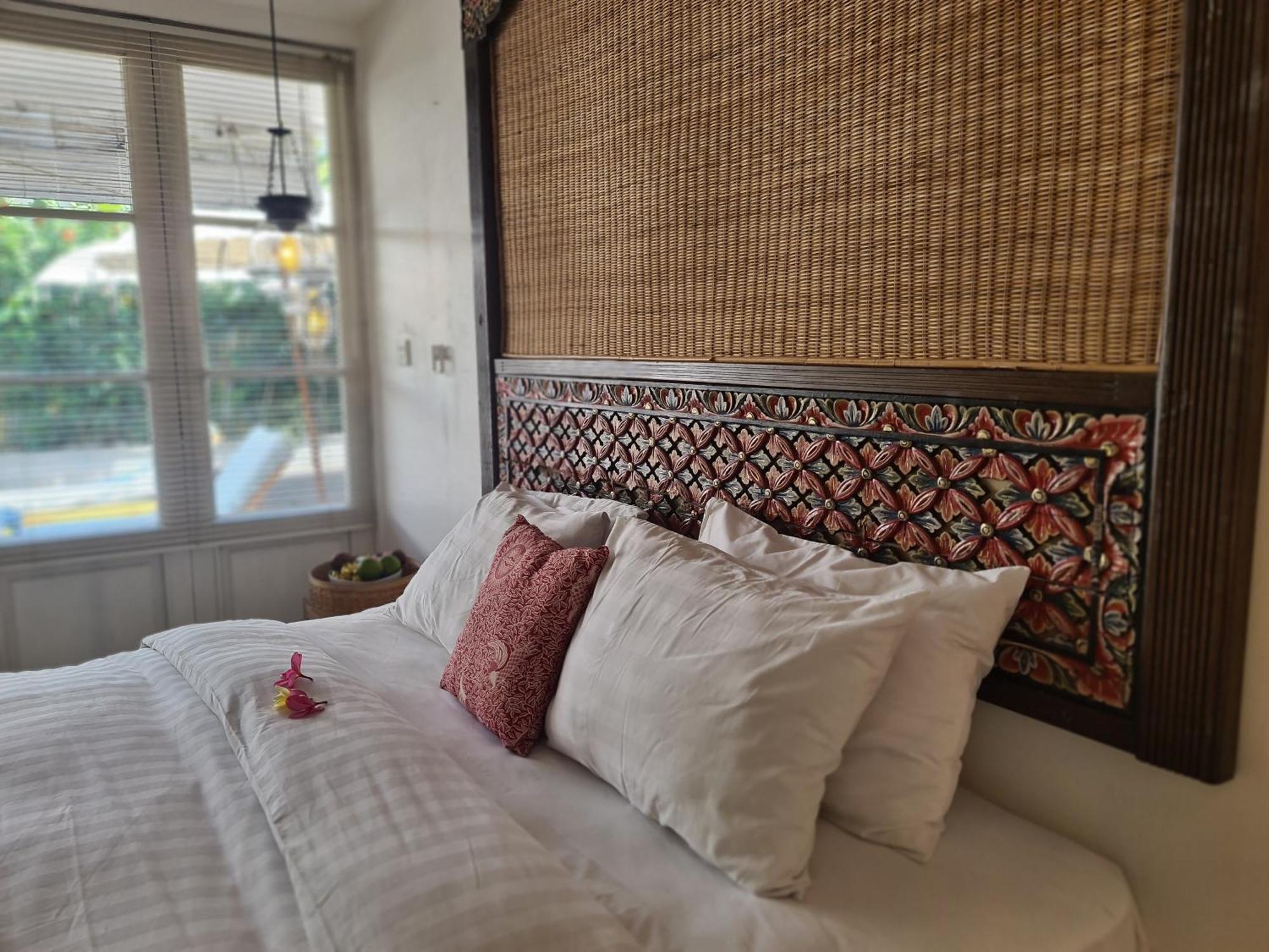 Bella Seseh, 3-br With Private Pool Canggu (Bali)