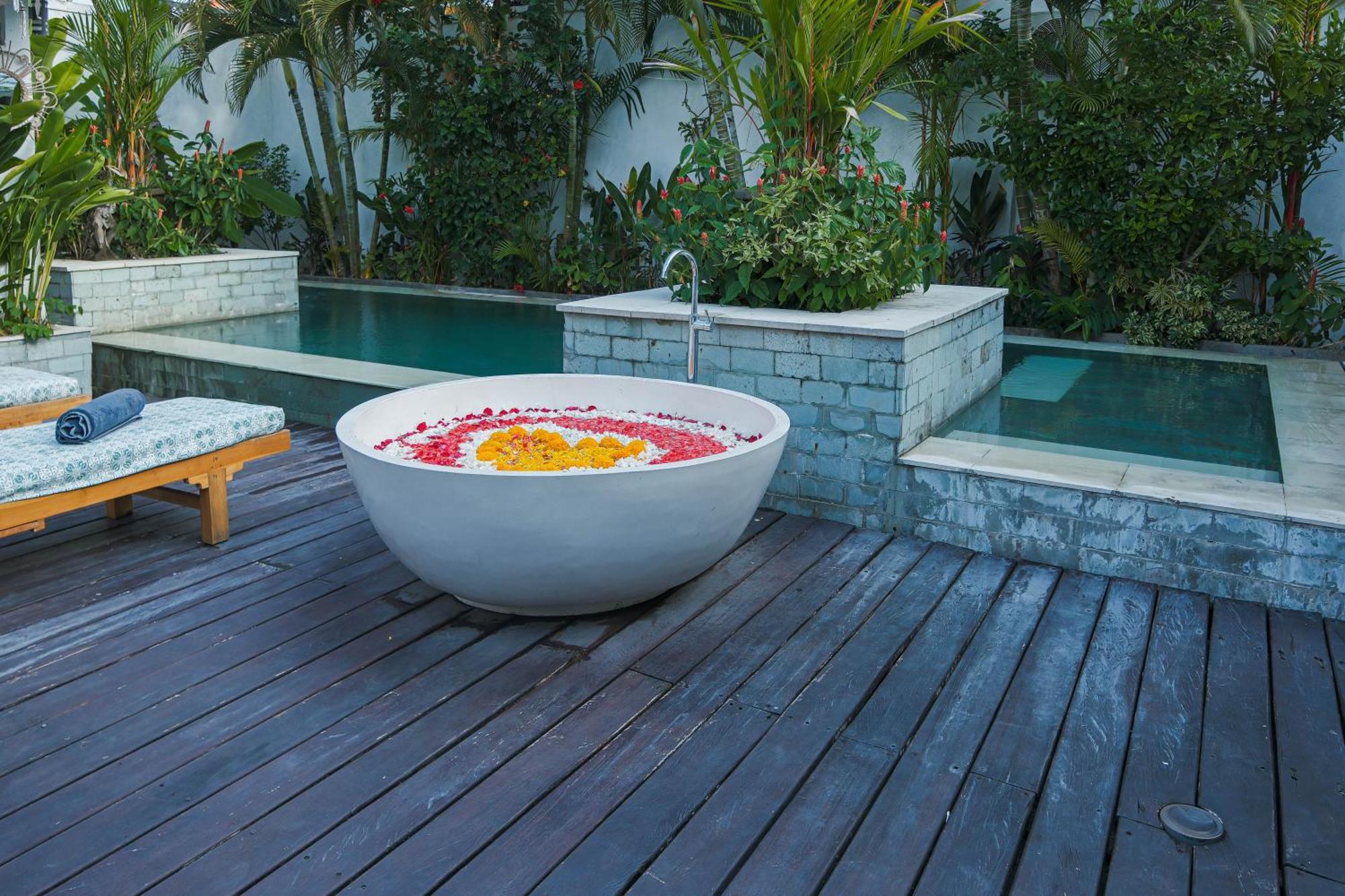 Bella Seseh, 3-br With Private Pool Villa